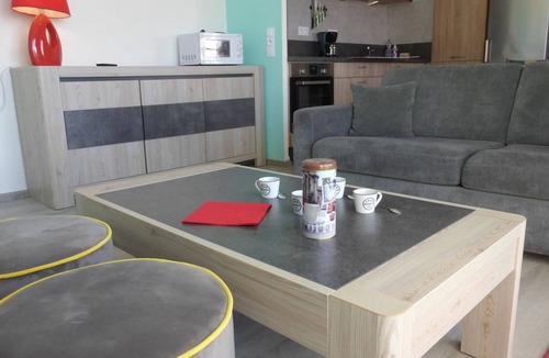 Saint-Gilles-Croix-de-Vie Apartment | 2-room apartment, 4 sleeps, sea view, parking