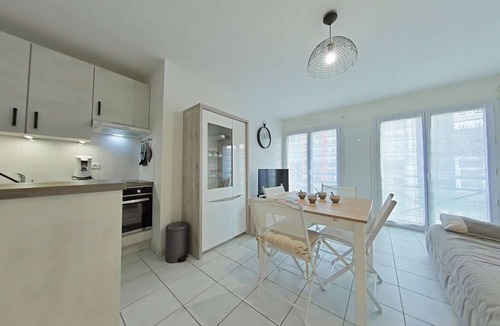 Saint-Gilles-Croix-de-Vie Apartment | 2-room apartment, 4 sleeps, Saint-Gilles-Croix-de-Vie, with WiFi and parking