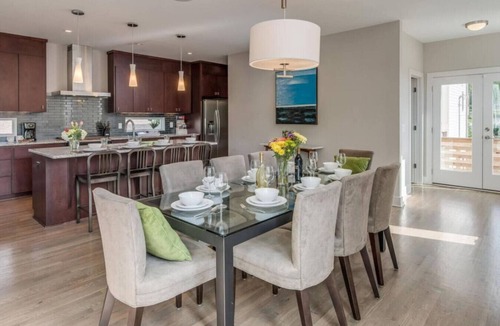 Edgehill House | 2 Rooftop Homes Walk to Gulch & Broadway!