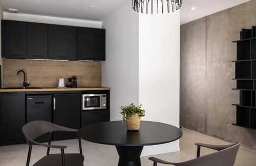 Greoux-les-Bains Apartment | 2-room apartment for 2 people, courtyard side