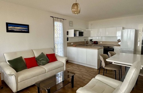 Argeles Plage Apartment | 2-room apartment, direct beach access, private parking, sea view