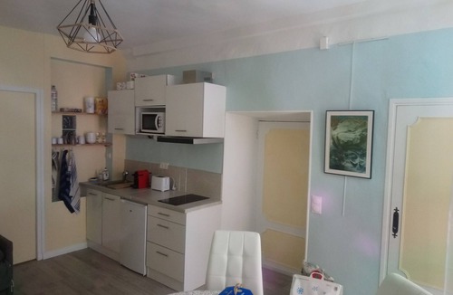 Old Town Apartment | 2-room apartment 31m² on 1st floor, air-conditioned, 100m from the beach, all on foot