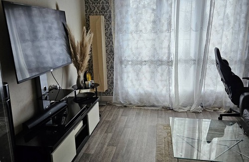 Montgeron Apartment | 2-room apartment, a few minutes from Orly airport, 2 min from a CC