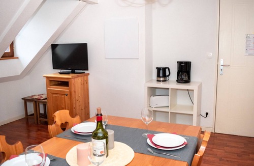 Vignec Apartment | 2-Room Apartment for 6 People in Vignec
