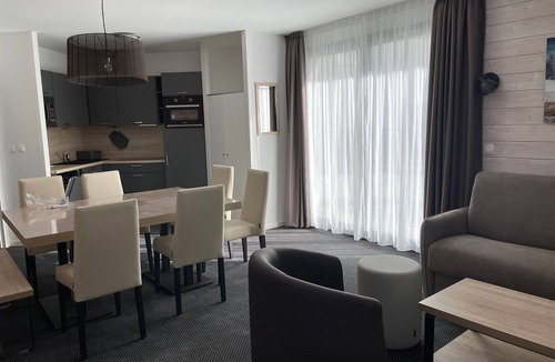 Eaux-Bonnes Apartment | 2-room apartment for 8 in Gourette with pool and pets allowed