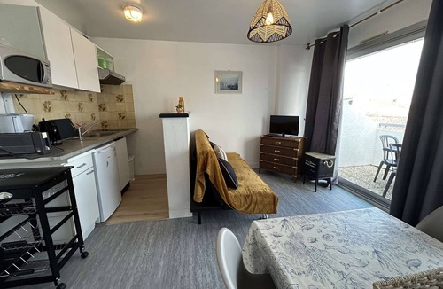 Noirmoutier-en-l'Ile Apartment | 2-room apartment with balcony, near the beach