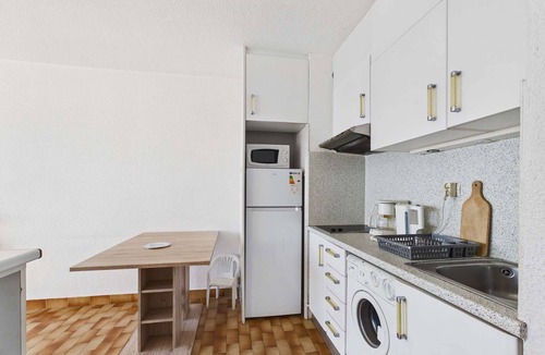 Le Grau-dʼAgde Apartment | 2-room apartment with terrace and private parking, Grau d'Agde