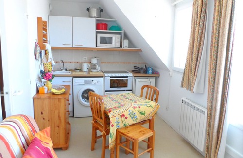 Cabourg Apartment | 2-room apartment in Cabourg, near beach, pets allowed, terrace