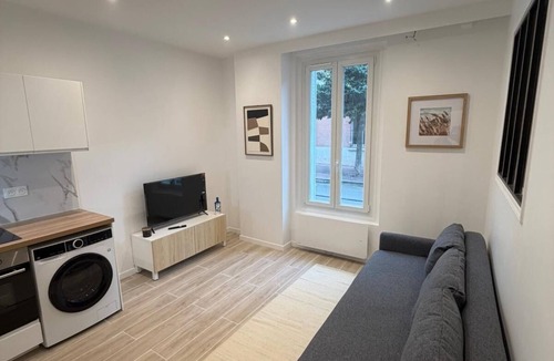 Montrouge Apartment | 2-room apartment, new/fully renovated, sleeps 4