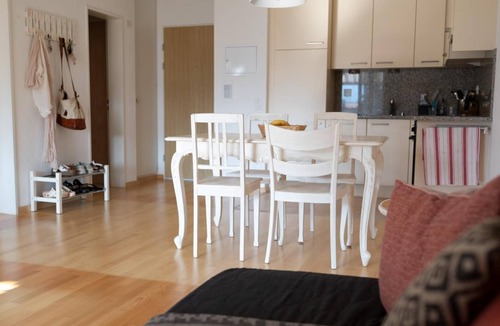 Caslano Apartment | 2-room apartment, sunny balcony, heated pool, Apr-Oct