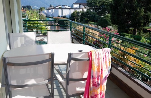 Caslano Apartment | 2-room apartment, sunny balcony, heated pool, Apr-Oct