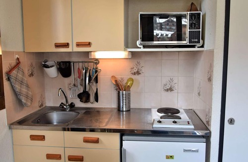 Risoul Apartment | 2-Room Apartment with Cabins, Sleeps 4, Central Risoul, Pet-Friendly