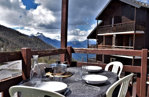 Risoul Apartment | 2-Room Apartment with Cabins, Sleeps 4, Central Risoul, Pet-Friendly