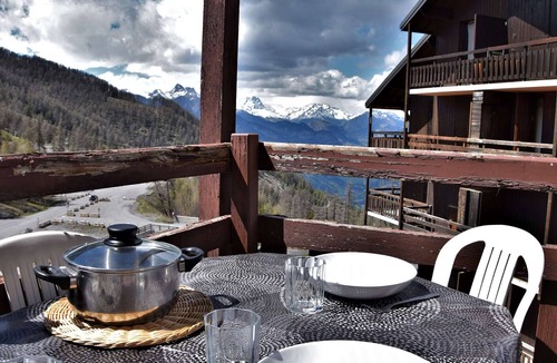 Risoul Apartment | 2-Room Apartment with Cabins, Sleeps 4, Central Risoul, Pet-Friendly