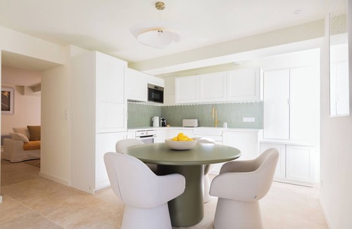 Bagneres-de-Bigorre Apartment | 2-room architect-designed private courtyard facing the spa