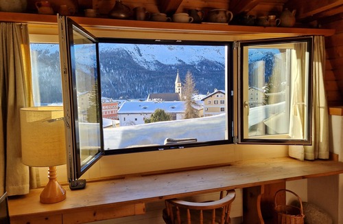 Silvaplana Apartment | 2-room attic flat with fireplace