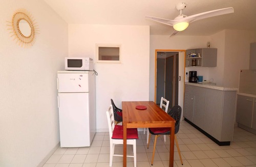 Le Grau-Du-Roi Apartment | 2 room cabin large terrace ground floor washing machine parking 400m beach