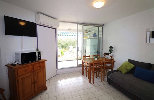 Le Grau-Du-Roi Apartment | 2 room cabin swimming pool air conditioning loggia and terrace