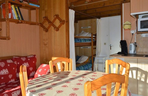 Pyrenees 2000 Ski Chalet | 2-room chalet for 4 people near slopes, south-facing terrace