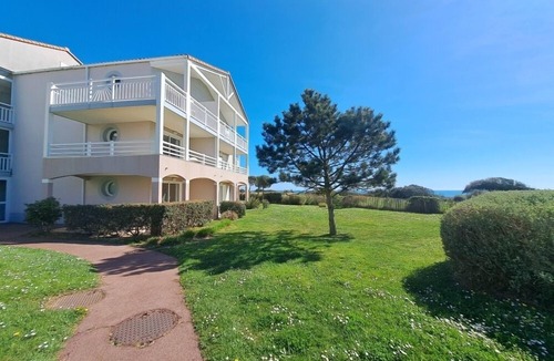 Chateau-d'Olonne Apartment | 2-room flat with terrace Sea view