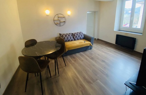 Saint-Geoire-en-Valdaine House | 2 room apartment
