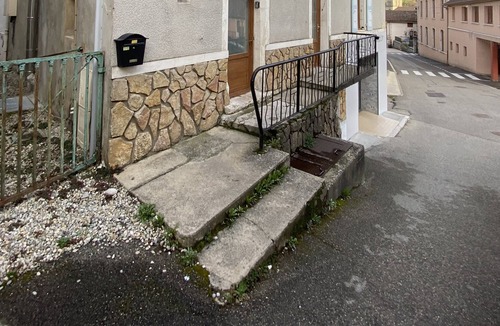 Saint-Geoire-en-Valdaine House | 2 room apartment