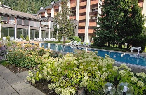 Laax Apartment | 2-room holiday flat with swimming pool and sauna