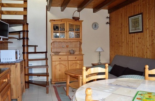 Pyrenees 2000 Ski Chalet | 2-room mezzanine chalet for 7, pets allowed, balcony, equipped kitchen
