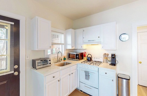 Riverside Apartment | 2 room studio w/Porch