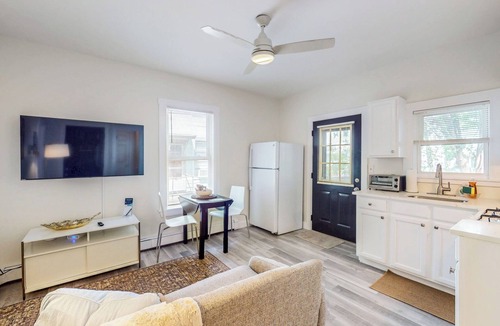 Riverside Apartment | 2 room studio w/Porch