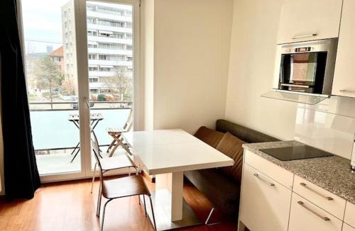 Sihlfeld Apartment | 2 Room Zurich Center Flats with Balcony - Hilda