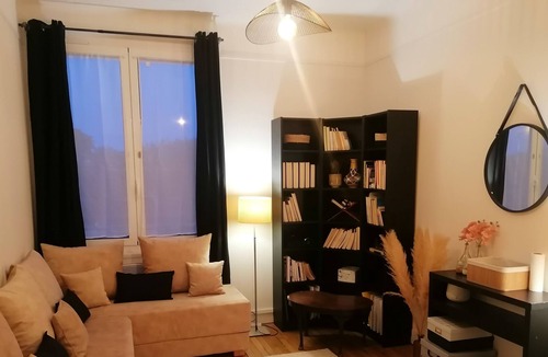 Epinay-sur-Orge House | 2 rooms in large apartment