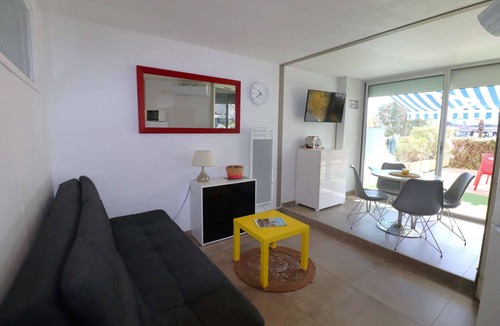 Le Grau-Du-Roi Apartment | 2 rooms large terrace air conditioning parking