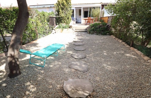 Le Grau-Du-Roi Apartment | 2 rooms on the ground floor near beaches