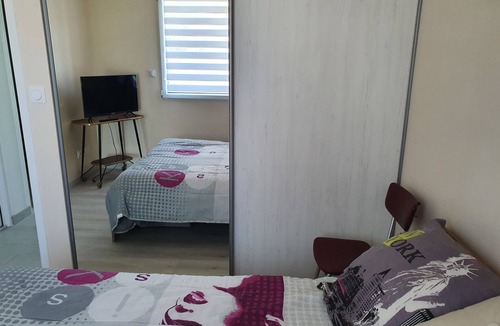 Taden Bed & Breakfast | 2 rooms rented from inhabitant. A double garage for a trailer or motorcycle