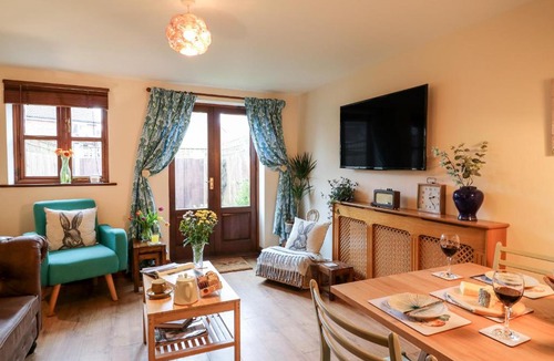 Haselbury Plucknett House | 2 Rose Cottages