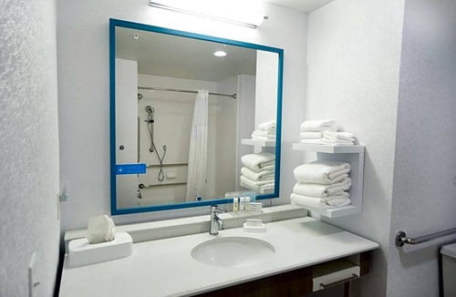 Oklahoma City Hotel | 2-Star Hotel ∙ Hampton Inn & Suites Oklahoma City/Quail Springs