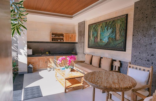 Penestanan Villa | 2 Seasons : Villa Sun - Luxury with Private pool