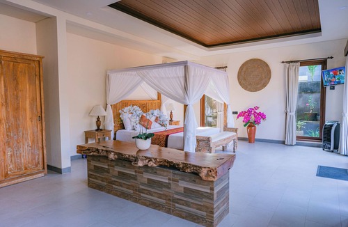 Penestanan Villa | 2 Seasons : Villa Sun - Luxury with Private pool