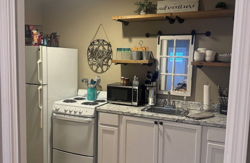 San Marcos House | 2 separate Living quarters-close to Stadium, Texas State and Floating the River