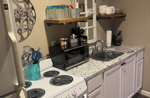 San Marcos House | 2 separate Living quarters-close to Stadium, Texas State and Floating the River