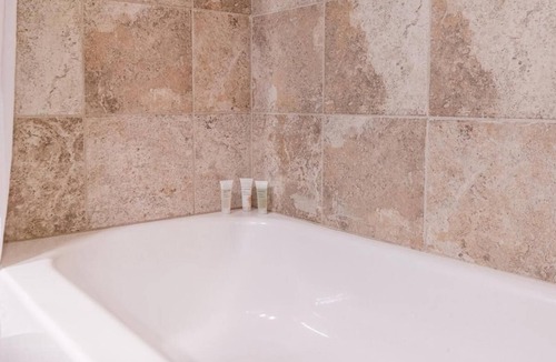 Rancho Santa Fe Hotel | 2 Serene Escape | Double Queen with Resort Pool & Spa