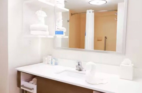 Wesley Chapel Hotel | 2 Spacious 2 Queen Bed Rooms Each w/Breakfast
