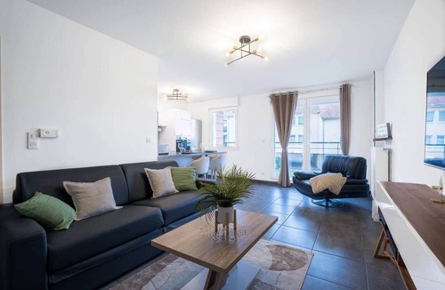 Woippy Apartment | 2. Spacious - 4 pers' - Balcony - 2 beds - Parking