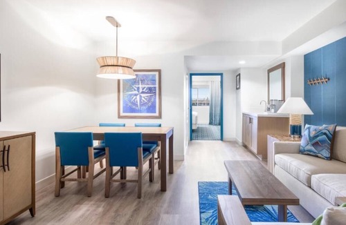 Lakeside Park Hotel | 2 Spacious Rooms Ideal for Family Adventures | Indoor Heated Pool, Pets Allowed