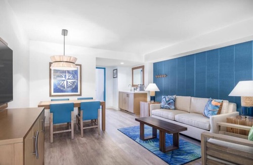 Lakeside Park Hotel | 2 Spacious Rooms Ideal for Family Adventures | Indoor Heated Pool, Pets Allowed