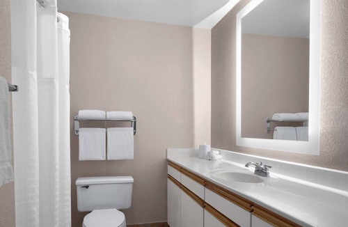 Sacramento Hotel | 2 Spacious Suites Perfect for Family Getaways and Long Stays
