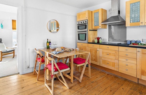 Topsham House | 2 Stanley Square. Topsham