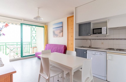 Mimizan-Plage Apartment | 2-star apartment in Mimizan Beach for 4 people with parking