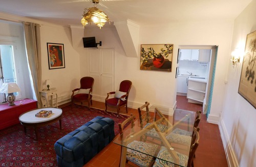 Sommieres Apartment | 2-star apartment in writer's house